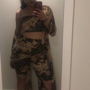 Crocodile design 2 piece set with long kimono